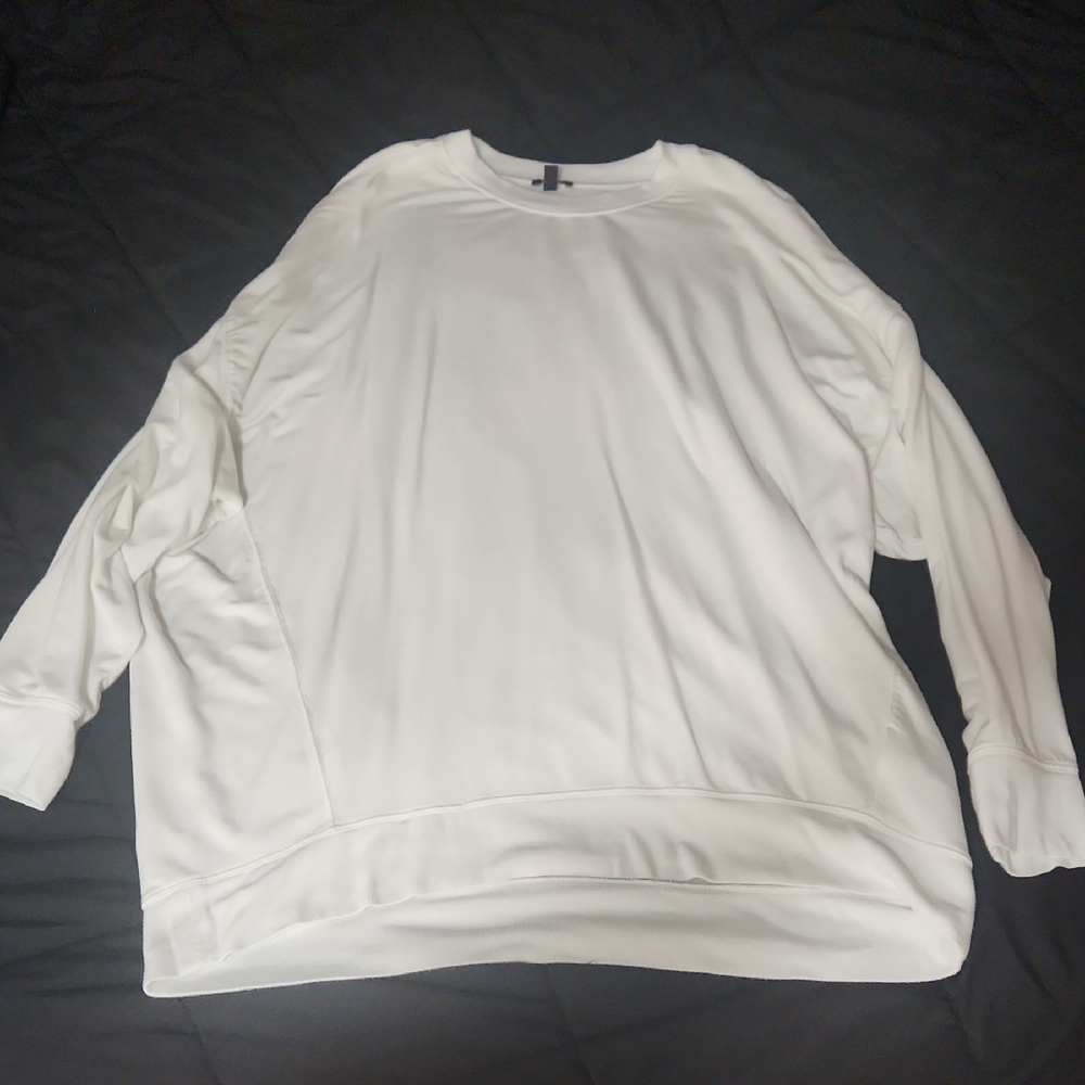 Express Classic Cream Soft Knit Tunic Top. Size Large.